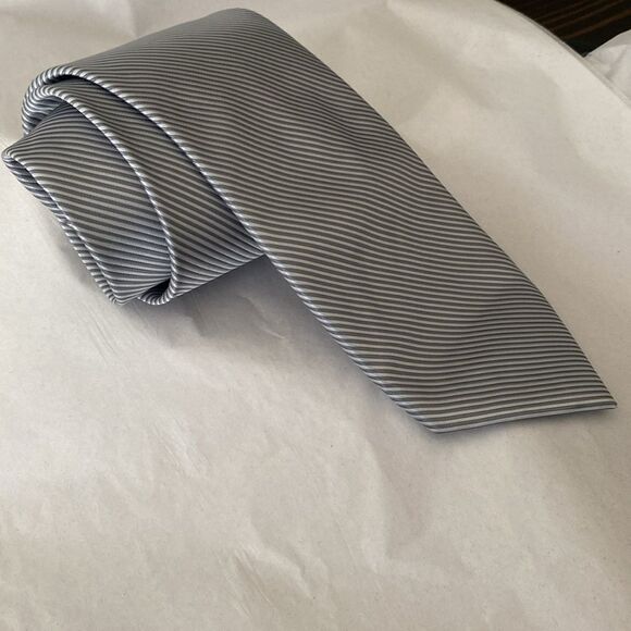 Dolce & Gabbana 100% Silk Neck Tie - Picture 4 of 7